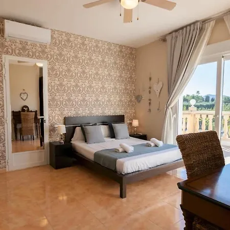 Paulina Villa